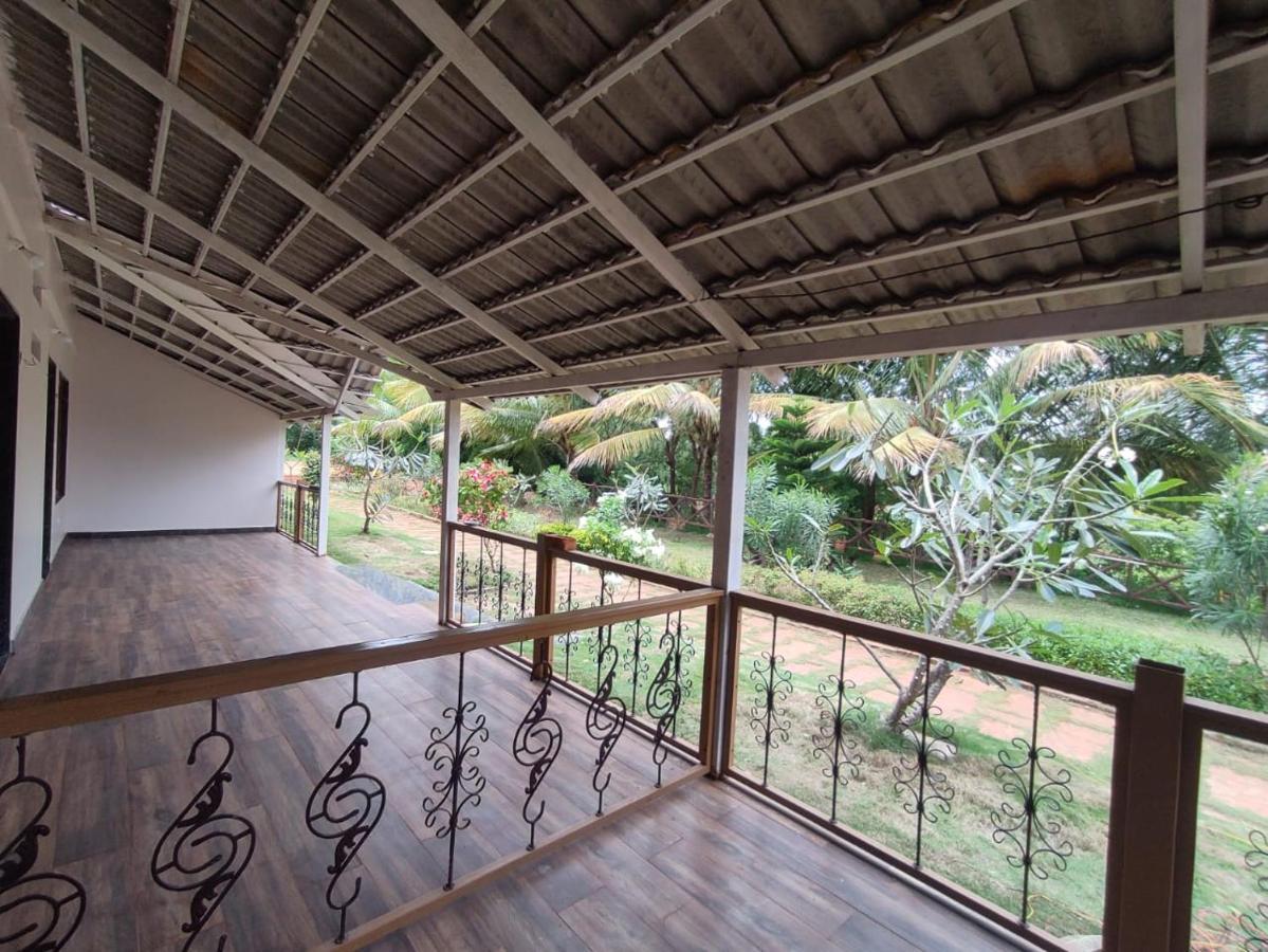 Sterling Banashree Badami Hotel ภายนอก รูปภาพ