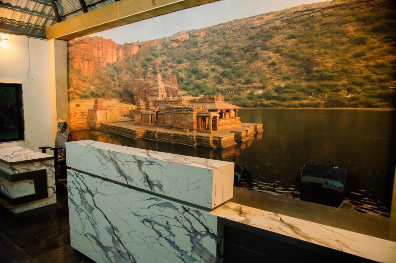Sterling Banashree Badami Hotel ภายนอก รูปภาพ