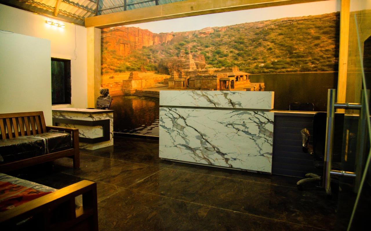 Sterling Banashree Badami Hotel ภายนอก รูปภาพ
