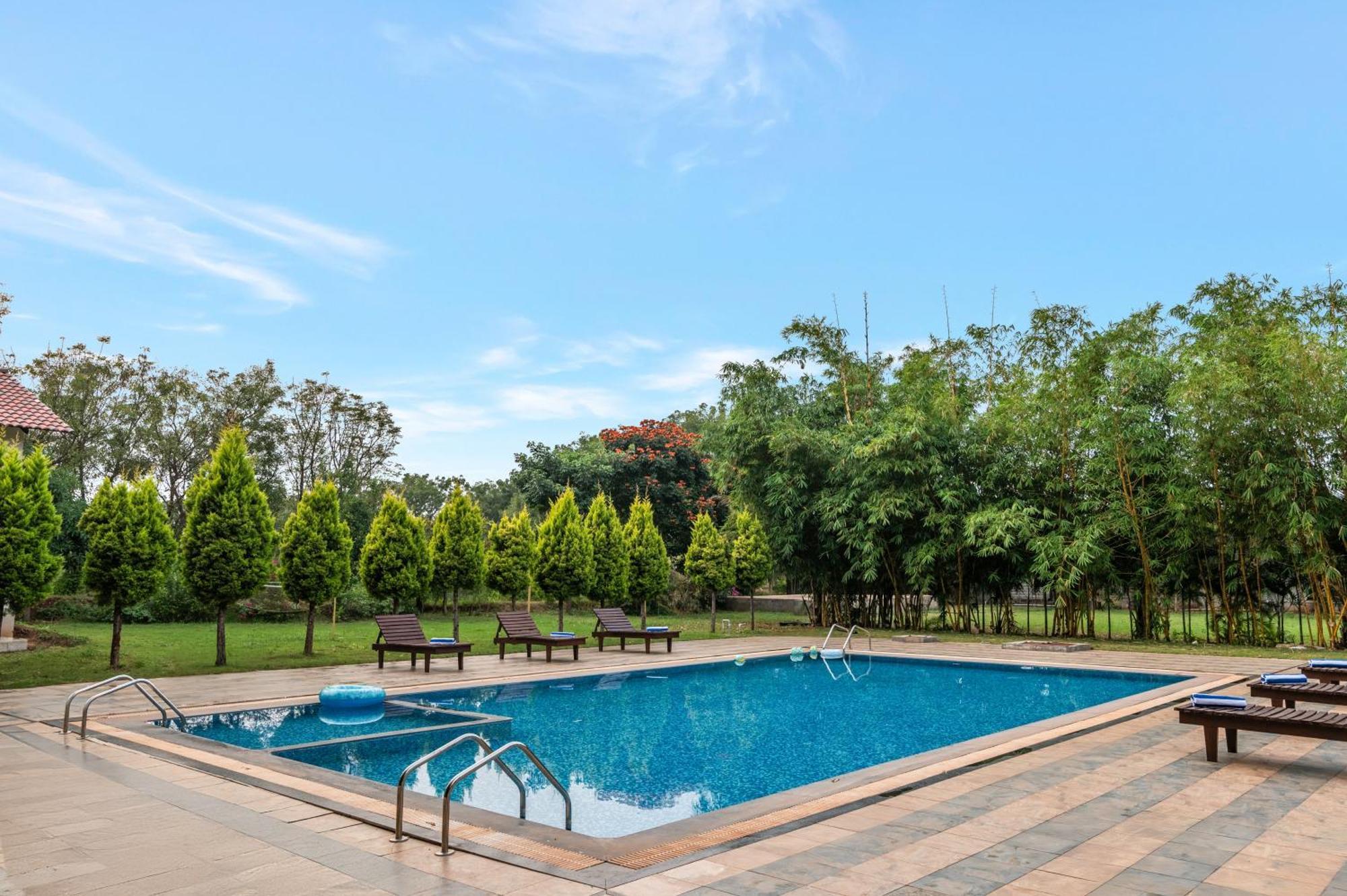 Sterling Banashree Badami Hotel ภายนอก รูปภาพ