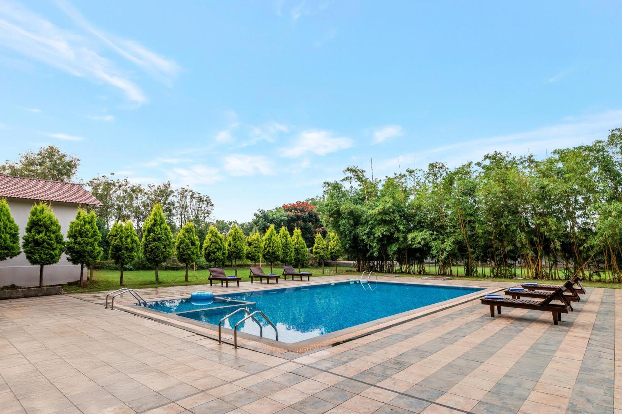 Sterling Banashree Badami Hotel ภายนอก รูปภาพ